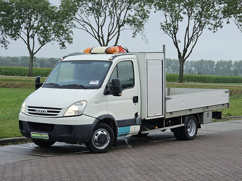 Iveco Daily 40C15 XL FASSI laadkraan - Transportbil med flak: bild 2 Iveco Daily 40C15 XL FASSI laadkraan - Transportbil med flak: bild 2