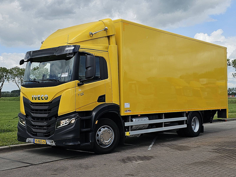Iveco S-WAY AD190S33 TAILLIFT AIRCO - Lastbil med skåp: bild 2 Iveco S-WAY AD190S33 TAILLIFT AIRCO - Lastbil med skåp: bild 2