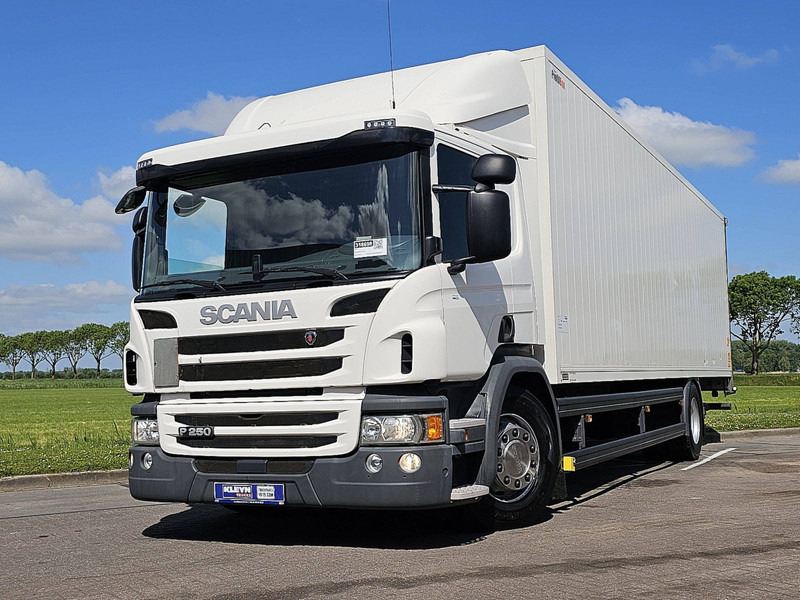 Scania P250 4X2 HNB 2.5 LIFT - Lastbil med skåp: bild 1 Scania P250 4X2 HNB 2.5 LIFT - Lastbil med skåp: bild 1