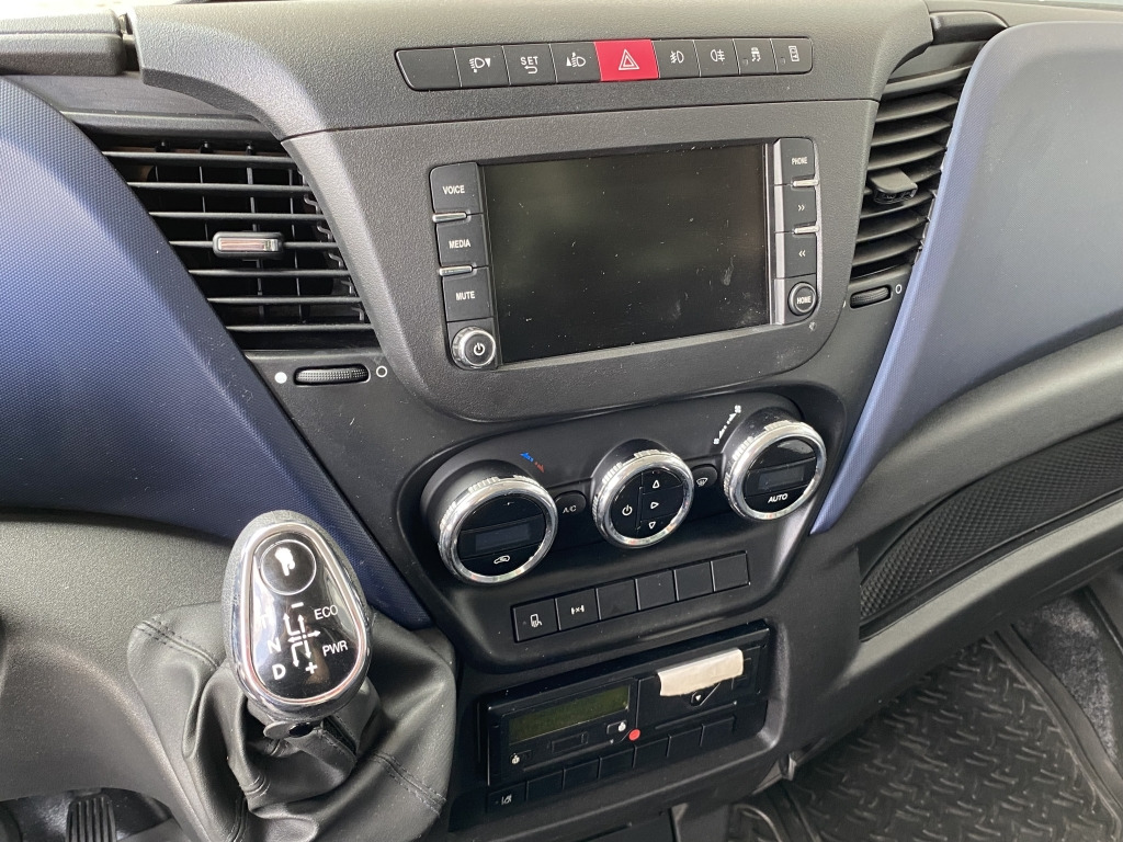 Transportbil med kapell Iveco Daily 65C21 3,6m P+P+LBW Klima Automat. Webasto: bild 15