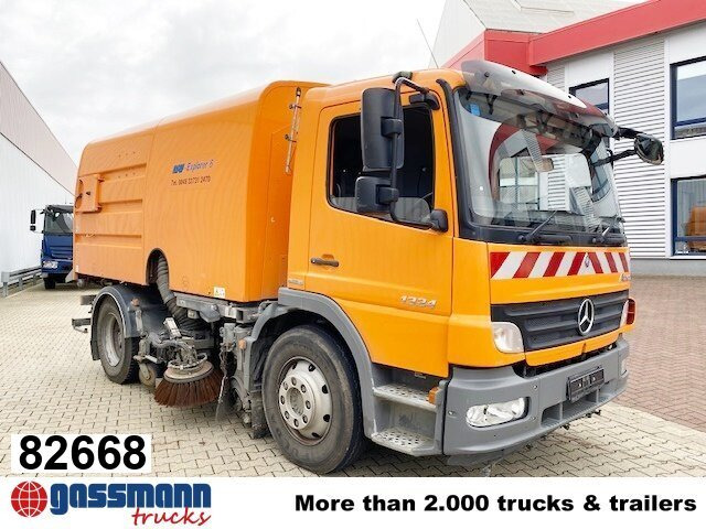 Mercedes-Benz Atego 1324 4x2, Kehrmaschine Explorer 8 - Sopmaskin: bild 1 Mercedes-Benz Atego 1324 4x2, Kehrmaschine Explorer 8 - Sopmaskin: bild 1