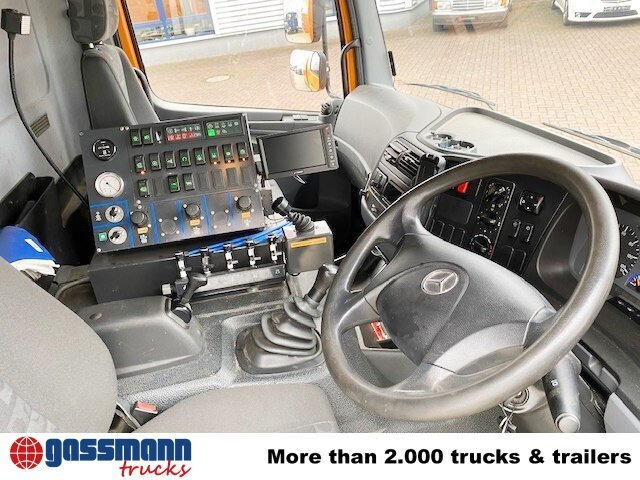 Mercedes-Benz Atego 1324 4x2, Kehrmaschine Explorer 8 - Sopmaskin: bild 2 Mercedes-Benz Atego 1324 4x2, Kehrmaschine Explorer 8 - Sopmaskin: bild 2