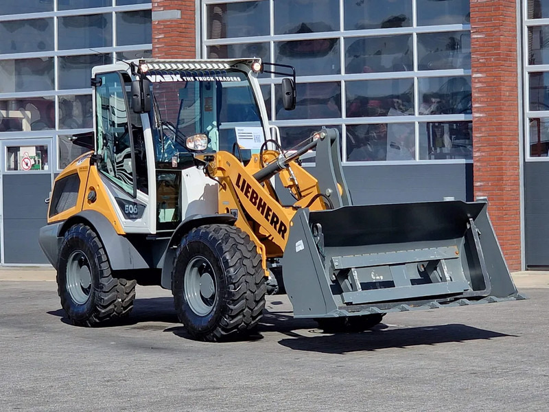 Liebherr L506 compact - New - Bucket + pallet forks - 46 KW - Hjullastare: bild 1 Liebherr L506 compact - New - Bucket + pallet forks - 46 KW - Hjullastare: bild 1