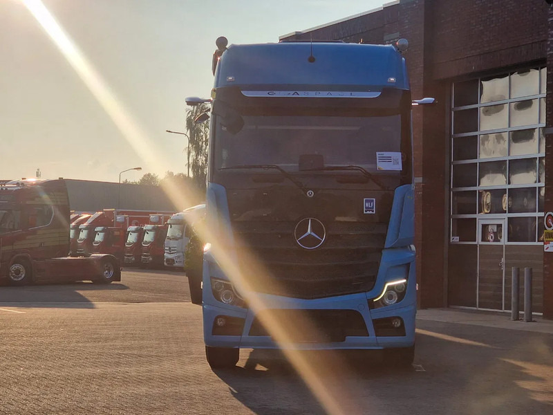 Mercedes-Benz Actros 2553 6x2 - BDF - Retarder - 4.90 WB - Loadlift - Full air - Containerbil/ Växelflak lastbil: bild 2 Mercedes-Benz Actros 2553 6x2 - BDF - Retarder - 4.90 WB - Loadlift - Full air - Containerbil/ Växelflak lastbil: bild 2