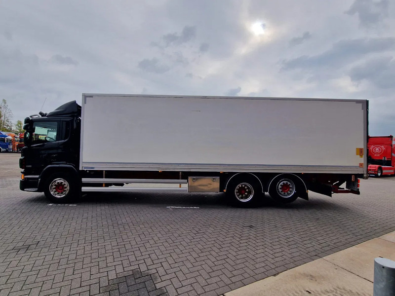 Scania P280 6x2*4 - Box - Loadlift - Low KM - Steering axle - Euro 6 - Full air - Lastbil med skåp: bild 4 Scania P280 6x2*4 - Box - Loadlift - Low KM - Steering axle - Euro 6 - Full air - Lastbil med skåp: bild 4