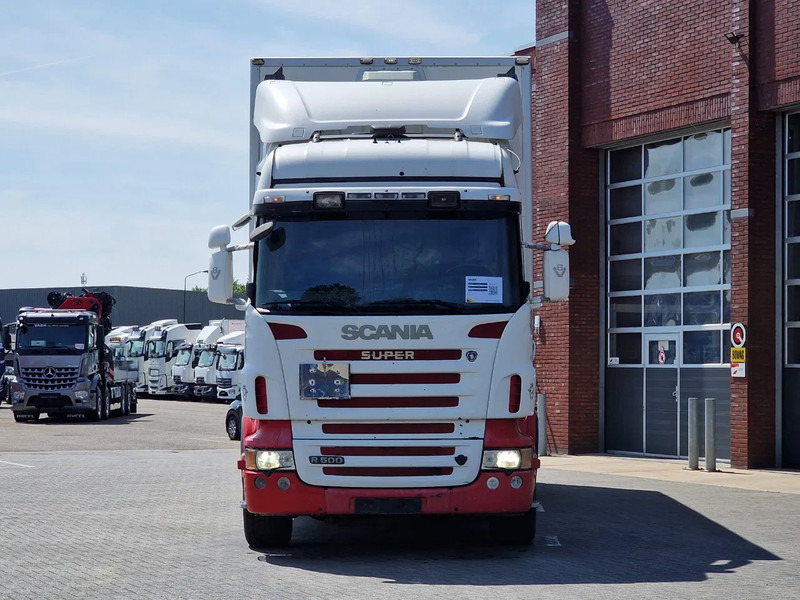 Scania R500 V8 Highline 6x2*4 - Box with side doors - Loadlift - Manual gearbox with retarder - Full air - Steering axle - Lastbil med skåp: bild 2 Scania R500 V8 Highline 6x2*4 - Box with side doors - Loadlift - Manual gearbox with retarder - Full air - Steering axle - Lastbil med skåp: bild 2