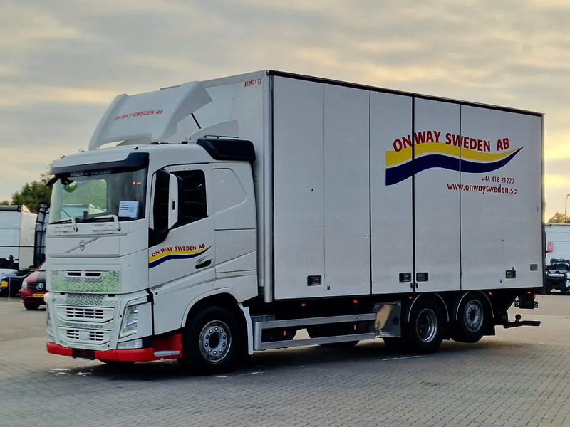 Volvo FH 13.460 lowroof 6x2 - Box with Sidedoors - 480 WB - Full air - Lastbil med skåp: bild 3 Volvo FH 13.460 lowroof 6x2 - Box with Sidedoors - 480 WB - Full air - Lastbil med skåp: bild 3