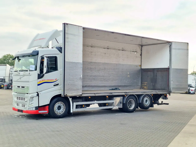 Volvo FH 13.460 lowroof 6x2 - Box with Sidedoors - 480 WB - Full air - Lastbil med skåp: bild 4 Volvo FH 13.460 lowroof 6x2 - Box with Sidedoors - 480 WB - Full air - Lastbil med skåp: bild 4