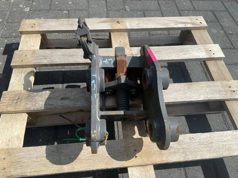 SMP S60 | HALF-AUTO QUICK COUPLER | SNELWISSEL | VOLVO EC18 - Hydraulisk sax för Byggmaskiner: bild 4 SMP S60 | HALF-AUTO QUICK COUPLER | SNELWISSEL | VOLVO EC18 - Hydraulisk sax för Byggmaskiner: bild 4