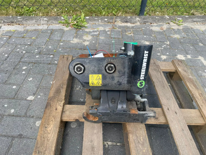 STEELWRIST TCX S30 - 180 MEC | TILT COUPLER | TILTING COUPLER | NEW / UNUSED - Tiltrotator för Byggmaskiner: bild 2 STEELWRIST TCX S30 - 180 MEC | TILT COUPLER | TILTING COUPLER | NEW / UNUSED - Tiltrotator för Byggmaskiner: bild 2