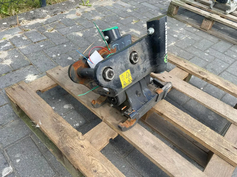 STEELWRIST TCX S30 - 180 MEC | TILT COUPLER | TILTING COUPLER | NEW / UNUSED - Tiltrotator för Byggmaskiner: bild 3 STEELWRIST TCX S30 - 180 MEC | TILT COUPLER | TILTING COUPLER | NEW / UNUSED - Tiltrotator för Byggmaskiner: bild 3