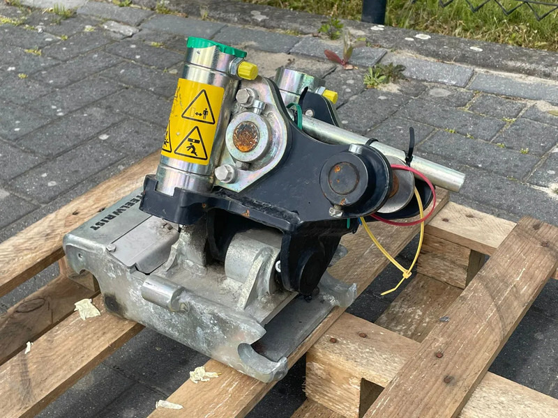 STEELWRIST TMX S30 -180HA | TILT QUICKCOUPLER | TILTING COUPLER | NEW - Tiltrotator för Byggmaskiner: bild 1 STEELWRIST TMX S30 -180HA | TILT QUICKCOUPLER | TILTING COUPLER | NEW - Tiltrotator för Byggmaskiner: bild 1