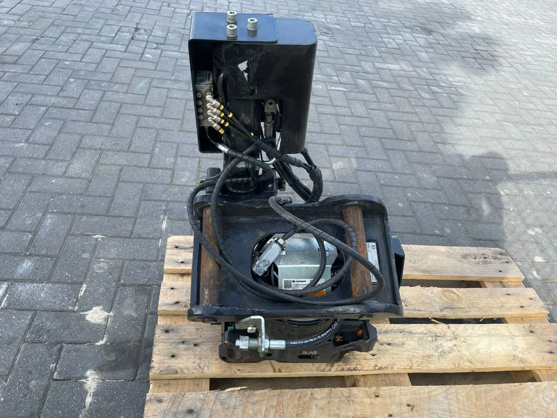 STEELWRIST X06 S40 | TILT ROTATOR | VLS | FPL | FF | NEW / UNUSED - Tiltrotator för Byggmaskiner: bild 5 STEELWRIST X06 S40 | TILT ROTATOR | VLS | FPL | FF | NEW / UNUSED - Tiltrotator för Byggmaskiner: bild 5