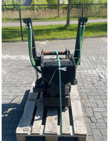 STEELWRIST X18 SQ60-5 | S60 | OILQUICK SYSTEM | CLS - Tiltrotator för Byggmaskiner: bild 2 STEELWRIST X18 SQ60-5 | S60 | OILQUICK SYSTEM | CLS - Tiltrotator för Byggmaskiner: bild 2