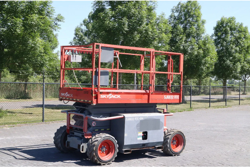 Skyjack SJ 6832 RTE | 12 METER | 454 KG - Saxlift: bild 3 Skyjack SJ 6832 RTE | 12 METER | 454 KG - Saxlift: bild 3