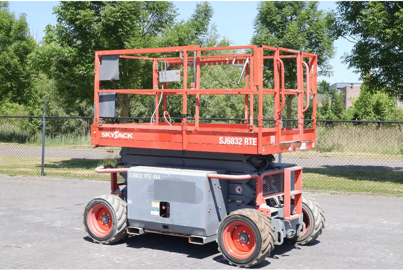 Skyjack SJ 6832 RTE | 12 METER | 454 KG - Saxlift: bild 2 Skyjack SJ 6832 RTE | 12 METER | 454 KG - Saxlift: bild 2