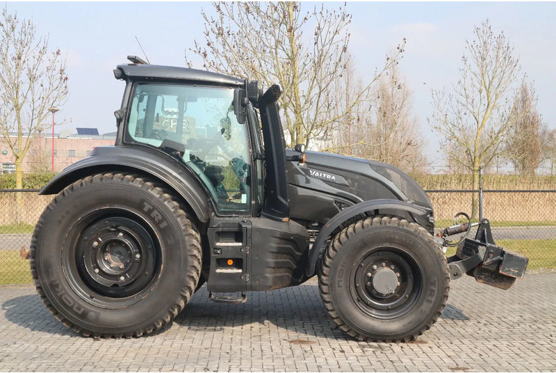 Valtra T234 D UNLIMITED | FRONT PTO | 53 KM/H | FULL OPTION - Traktor: bild 4 Valtra T234 D UNLIMITED | FRONT PTO | 53 KM/H | FULL OPTION - Traktor: bild 4