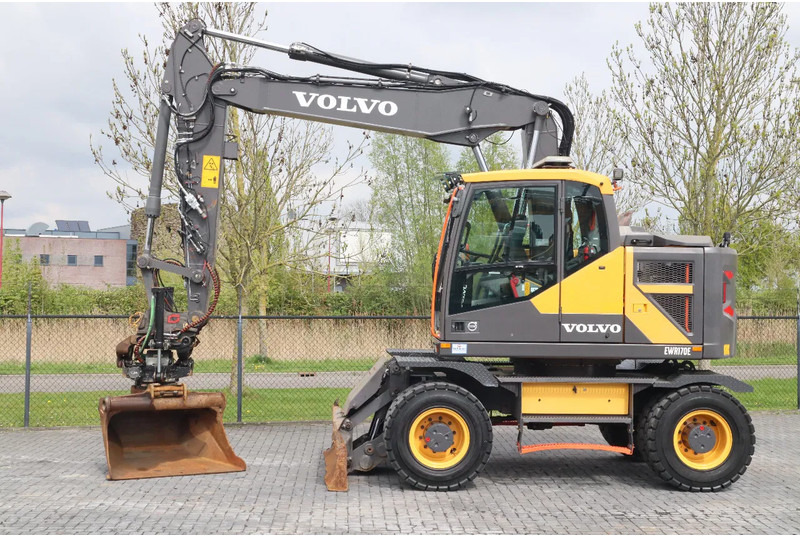 Volvo EWR 170 E | ROTOTILT | BUCKET | DOZERBLADE | TRAILER HYDR - Grävmaskin på däck: bild 1 Volvo EWR 170 E | ROTOTILT | BUCKET | DOZERBLADE | TRAILER HYDR - Grävmaskin på däck: bild 1