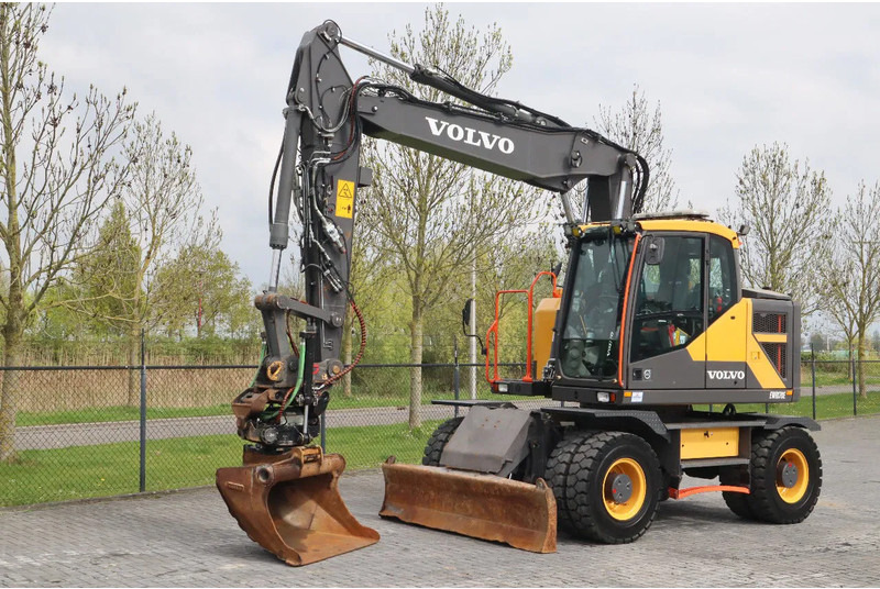 Volvo EWR 170 E | ROTOTILT | BUCKET | DOZERBLADE | TRAILER HYDR - Grävmaskin på däck: bild 2 Volvo EWR 170 E | ROTOTILT | BUCKET | DOZERBLADE | TRAILER HYDR - Grävmaskin på däck: bild 2