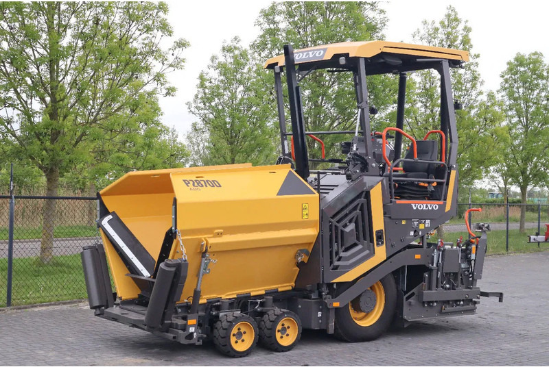 Volvo P2870 D ABG | ASPHALT PAVER | NEW / UNUSED | BOMAG BF300 - Asfaltmaskin: bild 2 Volvo P2870 D ABG | ASPHALT PAVER | NEW / UNUSED | BOMAG BF300 - Asfaltmaskin: bild 2