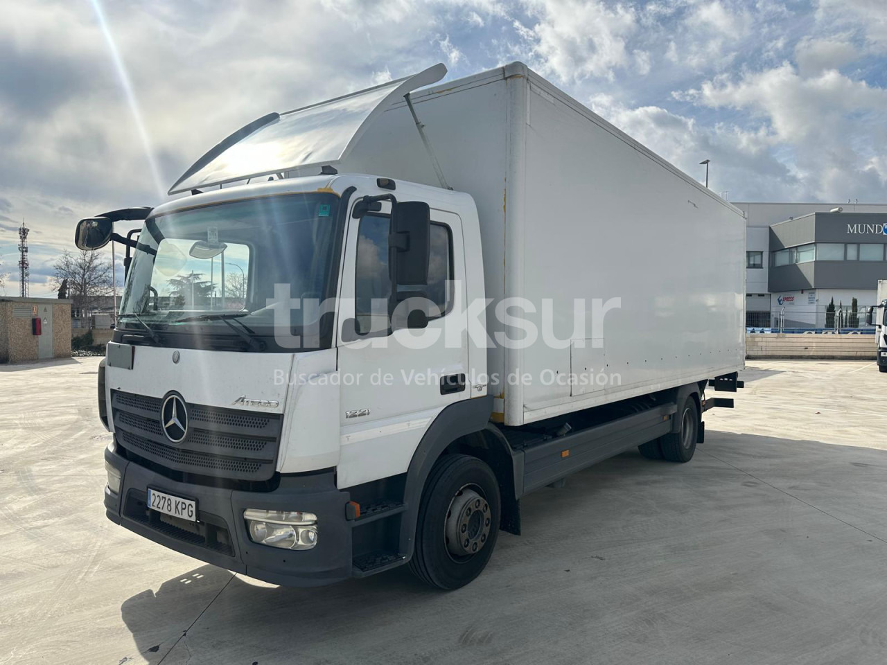 MERCEDES ATEGO - Lastbil med skåp: bild 1 MERCEDES ATEGO - Lastbil med skåp: bild 1