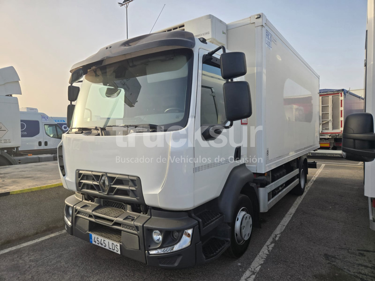RENAULT D 12.240 FRC-X - Lastbil med skåp: bild 1 RENAULT D 12.240 FRC-X - Lastbil med skåp: bild 1