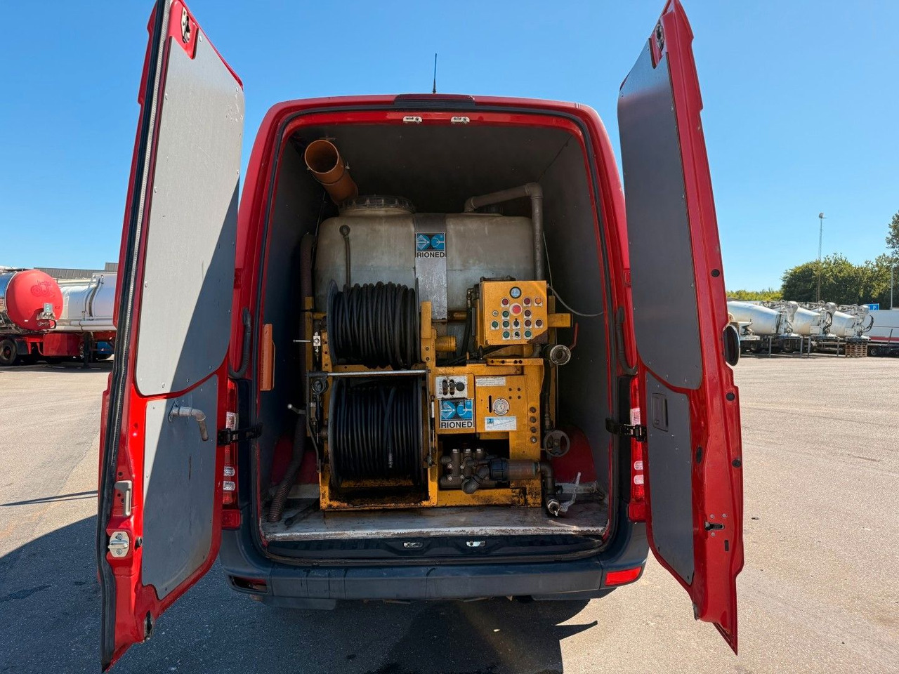 Mercedes-Benz Sprinter 516 CDI Rioned High Pressure - Sugbil: bild 1 Mercedes-Benz Sprinter 516 CDI Rioned High Pressure - Sugbil: bild 1