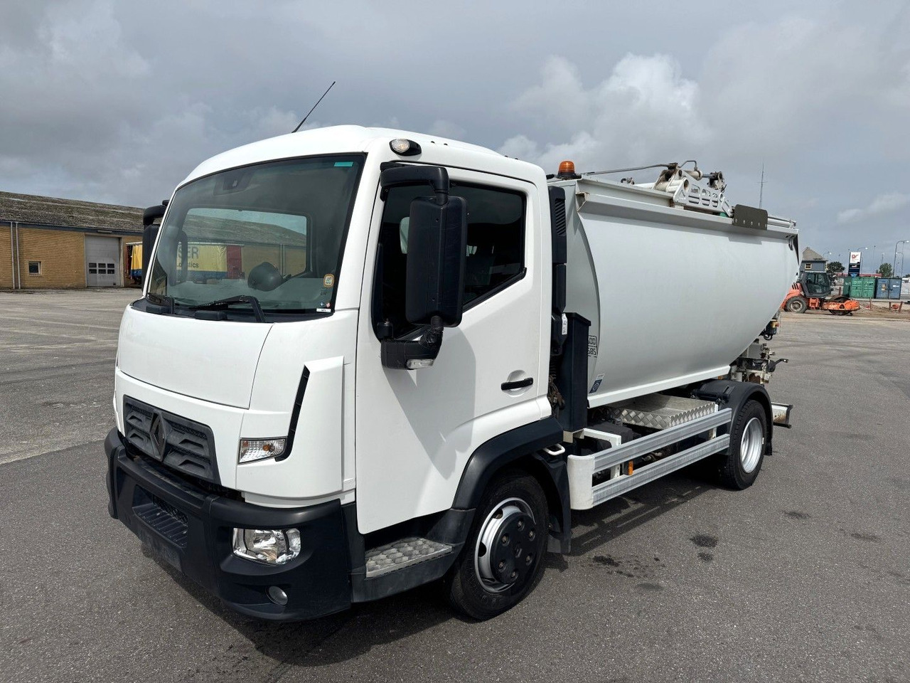 Renault D7.5 180 4x2 Semat/Techno Azimut 8 m3 Garbage - Sopbil: bild 1 Renault D7.5 180 4x2 Semat/Techno Azimut 8 m3 Garbage - Sopbil: bild 1