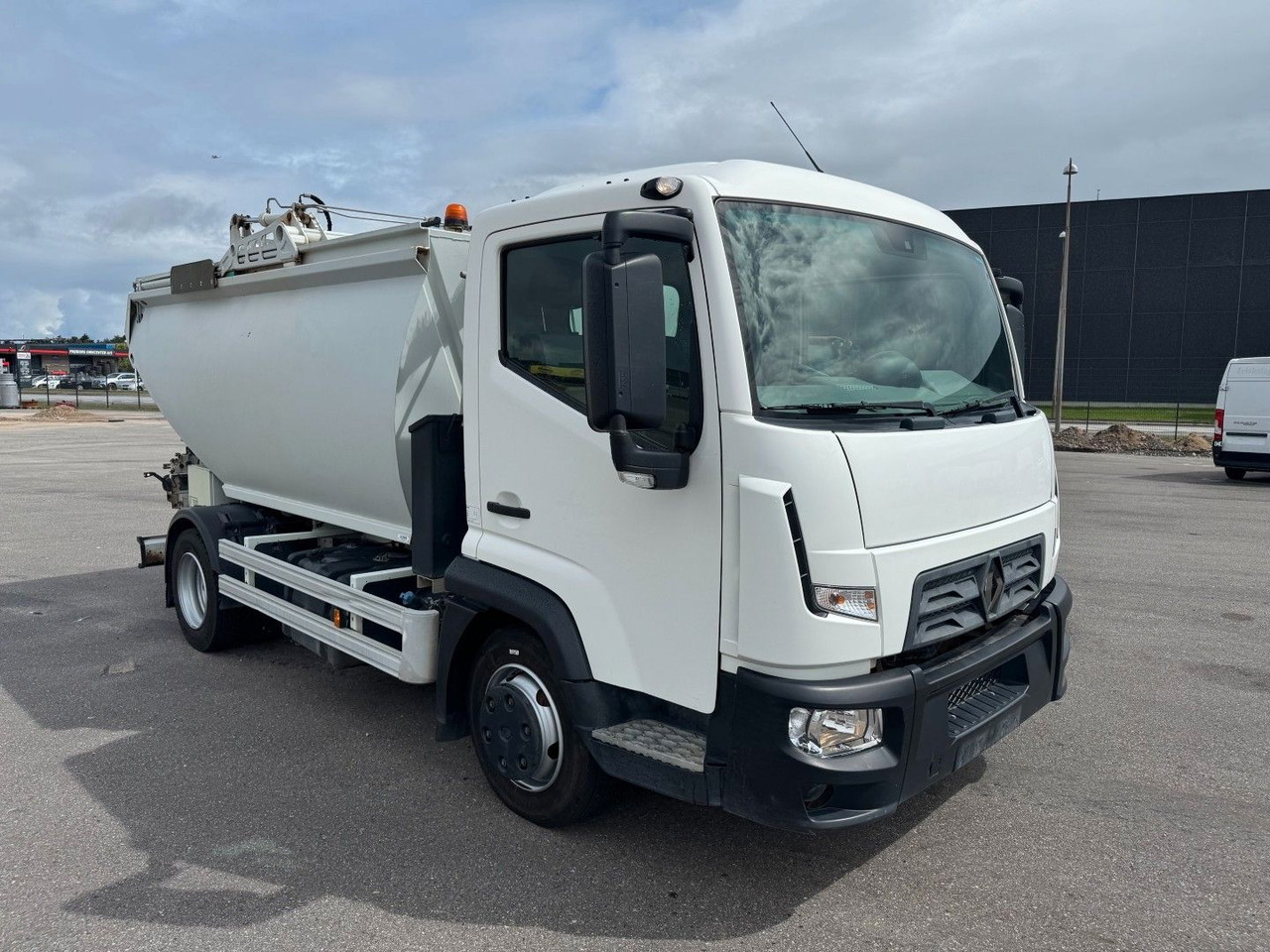 Renault D7.5 180 4x2 Semat/Techno Azimut 8 m3 Garbage - Sopbil: bild 2 Renault D7.5 180 4x2 Semat/Techno Azimut 8 m3 Garbage - Sopbil: bild 2