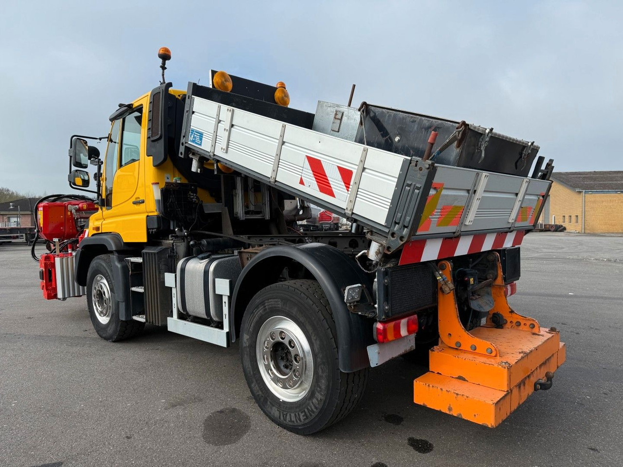 Unimog U427 4x4 Tipper / Kipper / Dücker Fräse BRS 15 - Tippbil lastbil: bild 5 Unimog U427 4x4 Tipper / Kipper / Dücker Fräse BRS 15 - Tippbil lastbil: bild 5