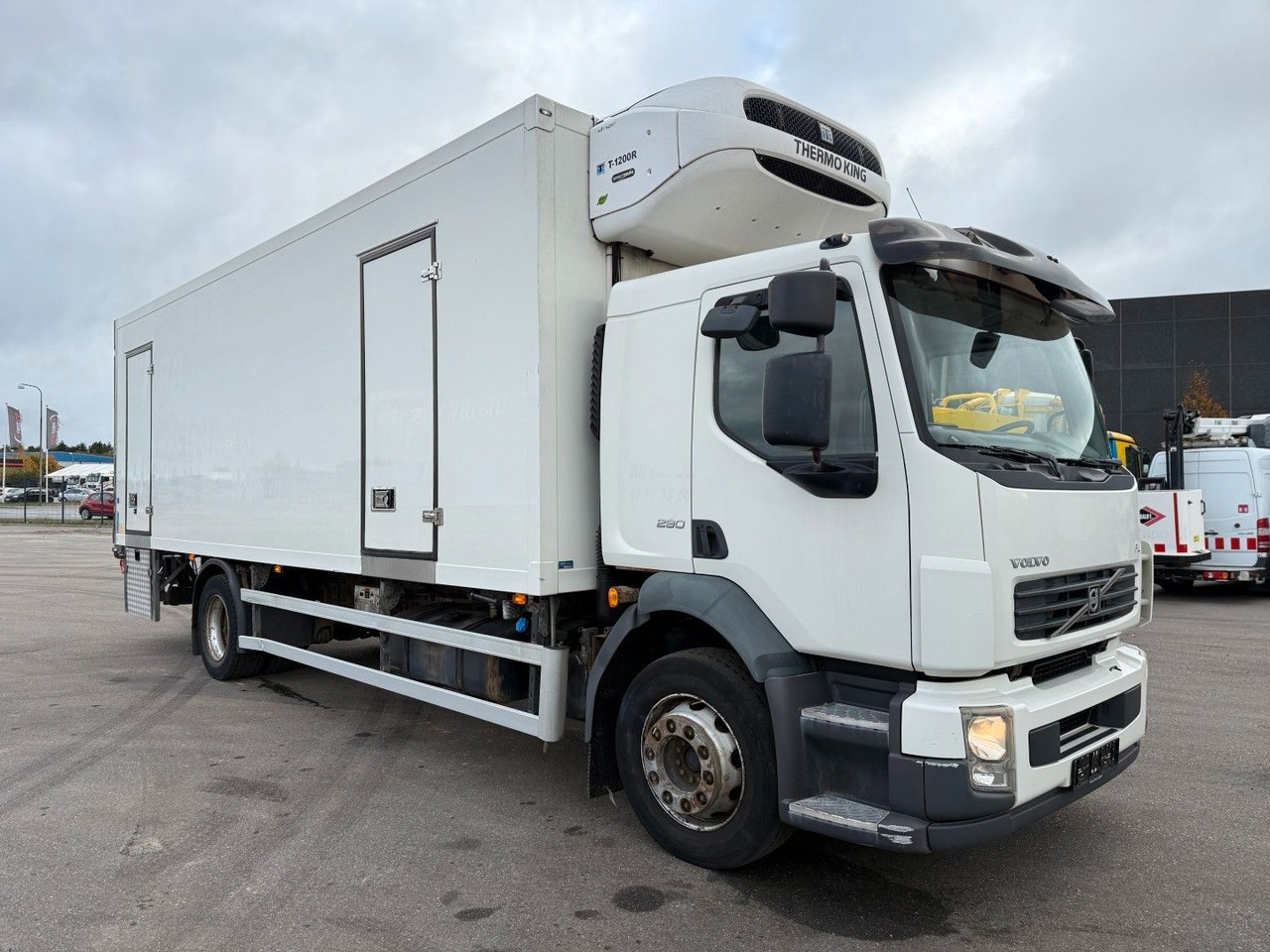 Volvo FL290 4x2 Thermo King T1200-R Euro 5 - Kylbil lastbil: bild 2 Volvo FL290 4x2 Thermo King T1200-R Euro 5 - Kylbil lastbil: bild 2