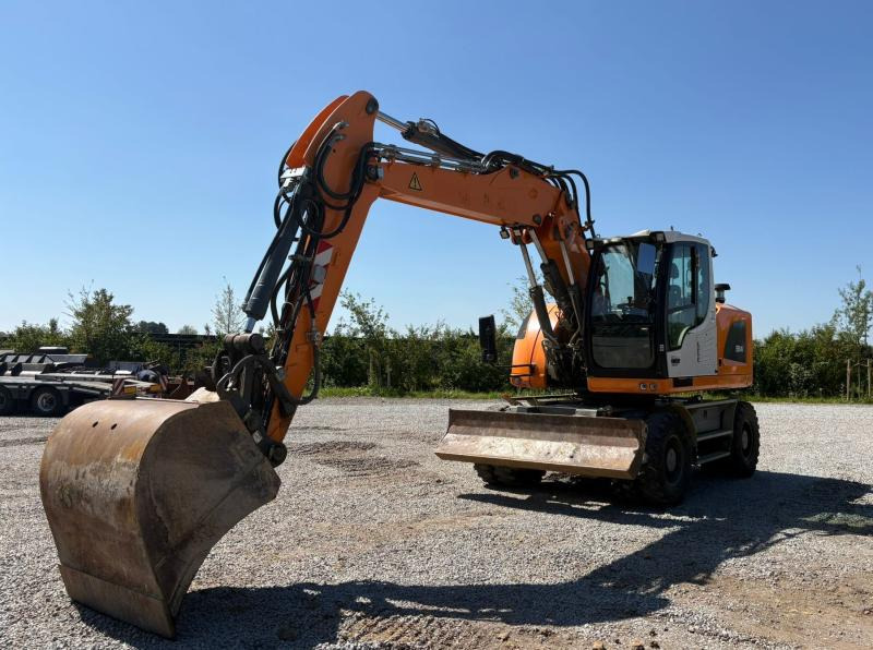 Liebherr A914 - Grävmaskin på däck: bild 2 Liebherr A914 - Grävmaskin på däck: bild 2