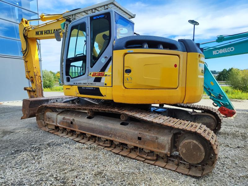 New Holland E235B SR-2 - Bandgrävare: bild 1 New Holland E235B SR-2 - Bandgrävare: bild 1