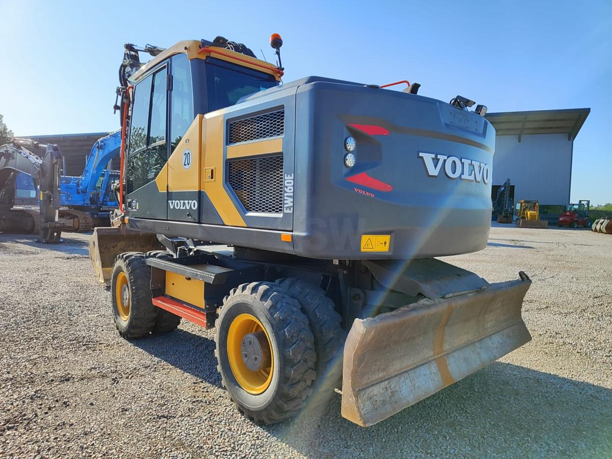 Volvo EW160E - Grävmaskin på däck: bild 1 Volvo EW160E - Grävmaskin på däck: bild 1