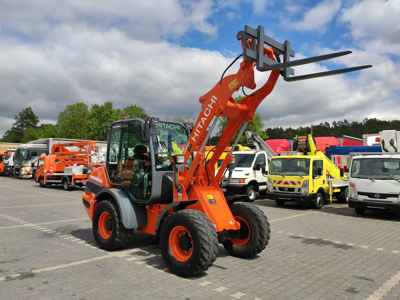 Hitachi ZW75 Wheel Loader Szybko-Złącze Widły Stan Bardzo Dobry - Hjullastare: bild 2 Hitachi ZW75 Wheel Loader Szybko-Złącze Widły Stan Bardzo Dobry - Hjullastare: bild 2