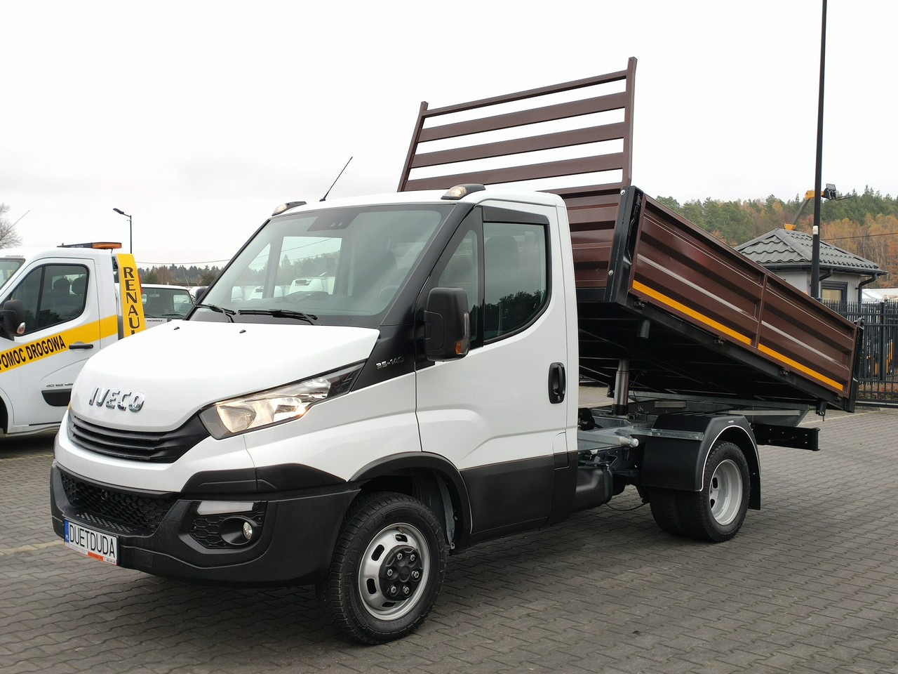 Iveco Daily 35C14 - Transportbil med tippflak: bild 2 Iveco Daily 35C14 - Transportbil med tippflak: bild 2