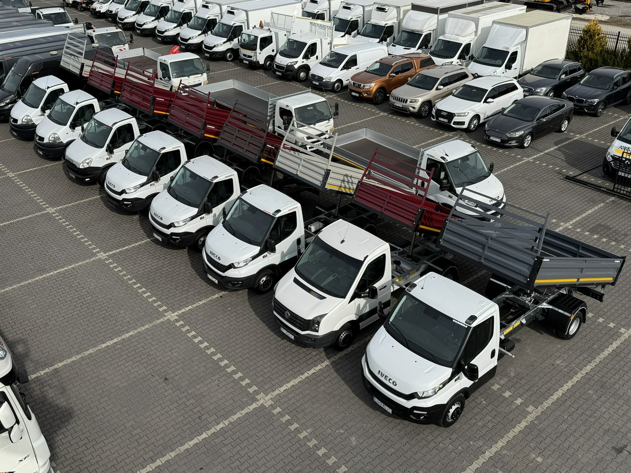 Iveco Daily 35C14 - Transportbil med tippflak: bild 1 Iveco Daily 35C14 - Transportbil med tippflak: bild 1