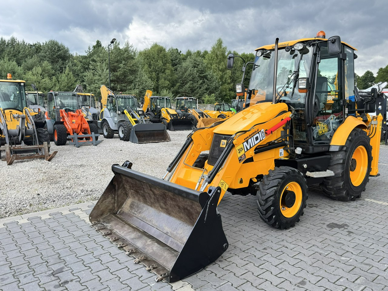 JCB MIDI CX Szybkozłącze Nowe Opony bez luzów i wycieków Super Stan - Grävlastare: bild 1 JCB MIDI CX Szybkozłącze Nowe Opony bez luzów i wycieków Super Stan - Grävlastare: bild 1
