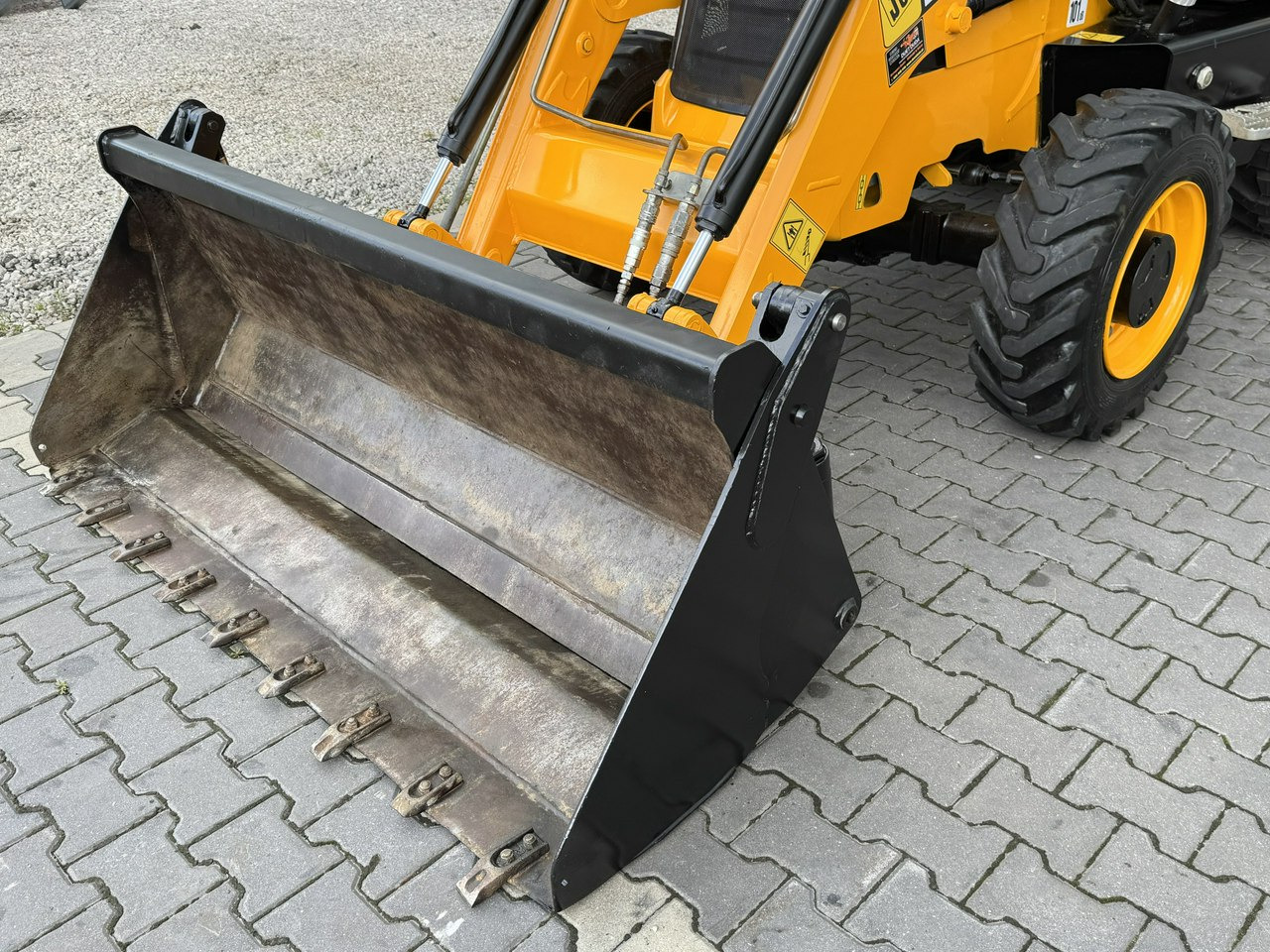 JCB MIDI CX Szybkozłącze Nowe Opony bez luzów i wycieków Super Stan - Grävlastare: bild 2 JCB MIDI CX Szybkozłącze Nowe Opony bez luzów i wycieków Super Stan - Grävlastare: bild 2
