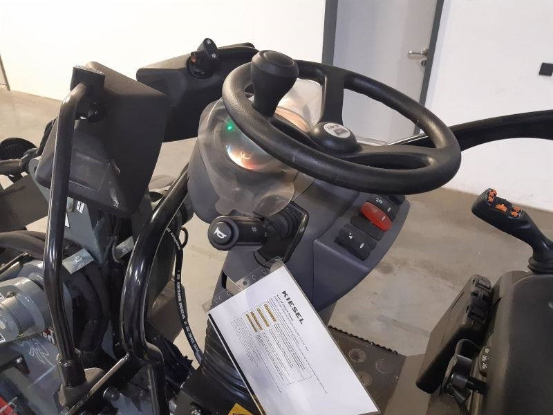 Giant G 2200 E X-Tra Elektro / electric - Kompaktlastare/ Slirstyrda lastare: bild 5 Giant G 2200 E X-Tra Elektro / electric - Kompaktlastare/ Slirstyrda lastare: bild 5