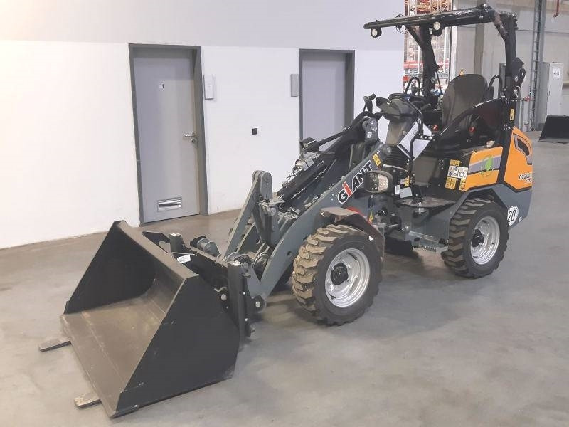 Giant G 2200 E X-Tra Elektro / electric - Kompaktlastare/ Slirstyrda lastare: bild 2 Giant G 2200 E X-Tra Elektro / electric - Kompaktlastare/ Slirstyrda lastare: bild 2