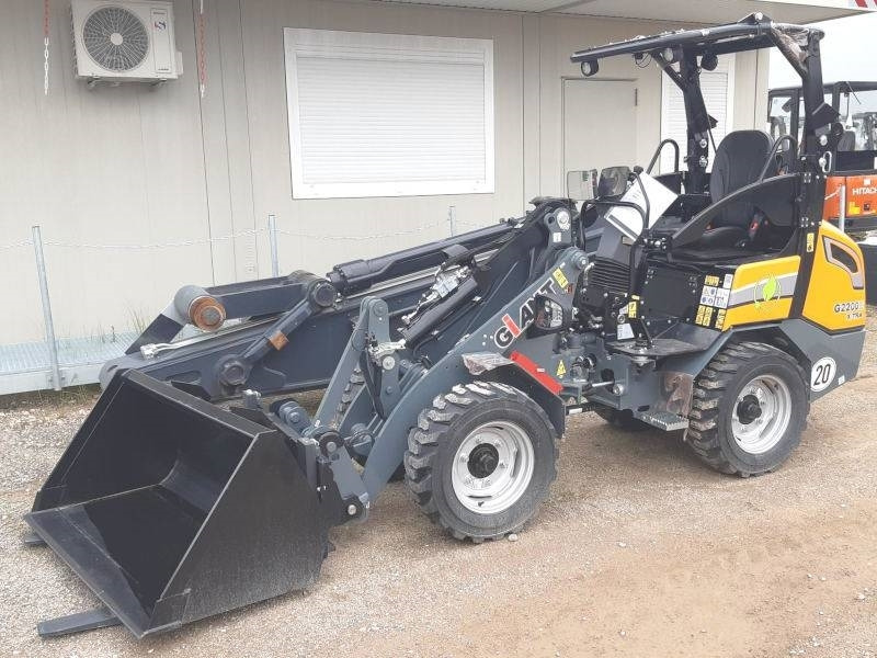 Giant G 2200 E X-Tra Elektro / electric - Kompaktlastare/ Slirstyrda lastare: bild 2 Giant G 2200 E X-Tra Elektro / electric - Kompaktlastare/ Slirstyrda lastare: bild 2