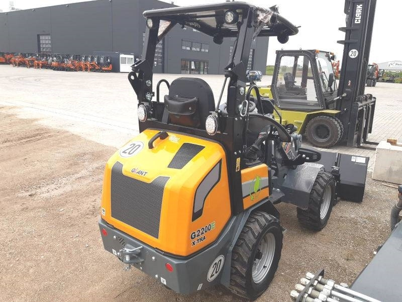 Giant G 2200 E X-Tra Elektro / electric - Kompaktlastare/ Slirstyrda lastare: bild 4 Giant G 2200 E X-Tra Elektro / electric - Kompaktlastare/ Slirstyrda lastare: bild 4