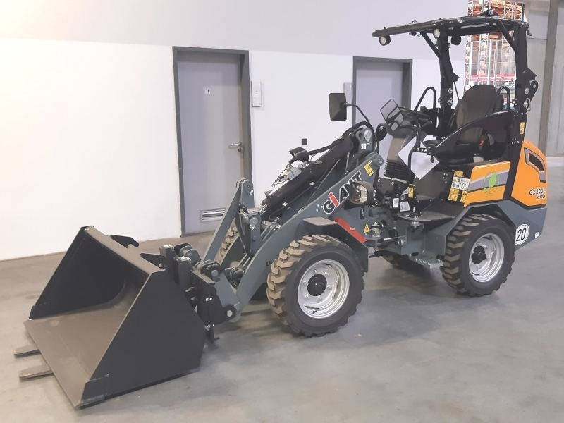 Giant G 2200 E X-Tra Elektro / electric - Kompaktlastare/ Slirstyrda lastare: bild 2 Giant G 2200 E X-Tra Elektro / electric - Kompaktlastare/ Slirstyrda lastare: bild 2