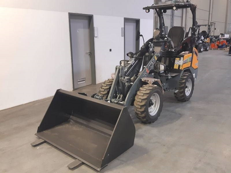 Giant G 2200 E X-Tra Elektro / electric - Kompaktlastare/ Slirstyrda lastare: bild 3 Giant G 2200 E X-Tra Elektro / electric - Kompaktlastare/ Slirstyrda lastare: bild 3