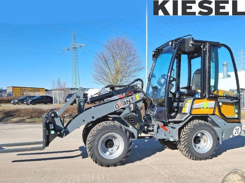 Giant G 2700 E X-Tra Elektro / electric - Kompaktlastare/ Slirstyrda lastare: bild 1 Giant G 2700 E X-Tra Elektro / electric - Kompaktlastare/ Slirstyrda lastare: bild 1
