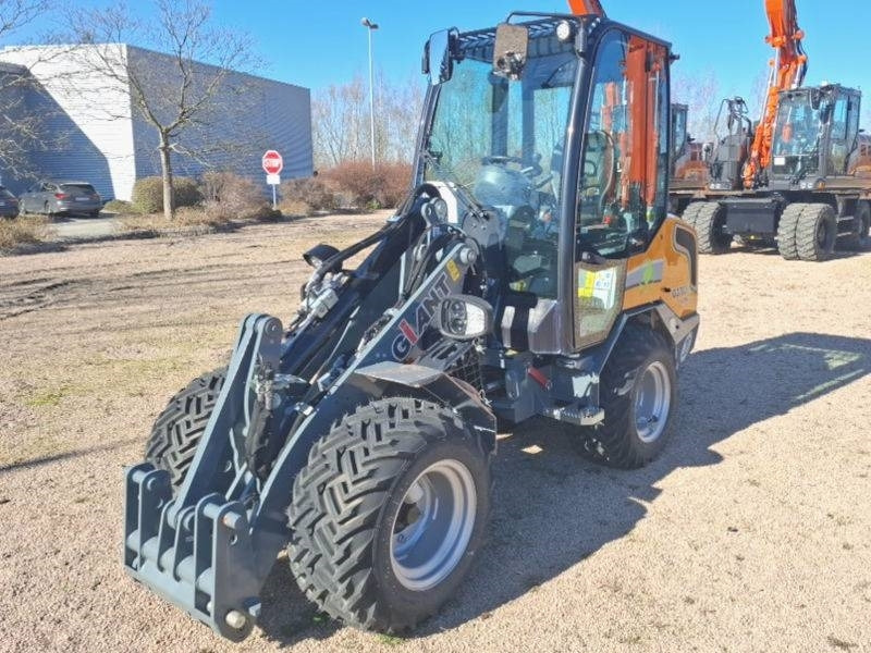 Giant G 2700 E X-Tra Elektro / electric - Kompaktlastare/ Slirstyrda lastare: bild 2 Giant G 2700 E X-Tra Elektro / electric - Kompaktlastare/ Slirstyrda lastare: bild 2