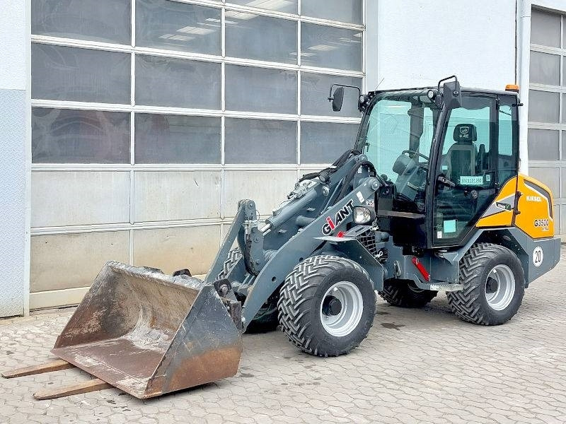 Giant G 3500 X-Tra - Kompaktlastare/ Slirstyrda lastare: bild 2 Giant G 3500 X-Tra - Kompaktlastare/ Slirstyrda lastare: bild 2