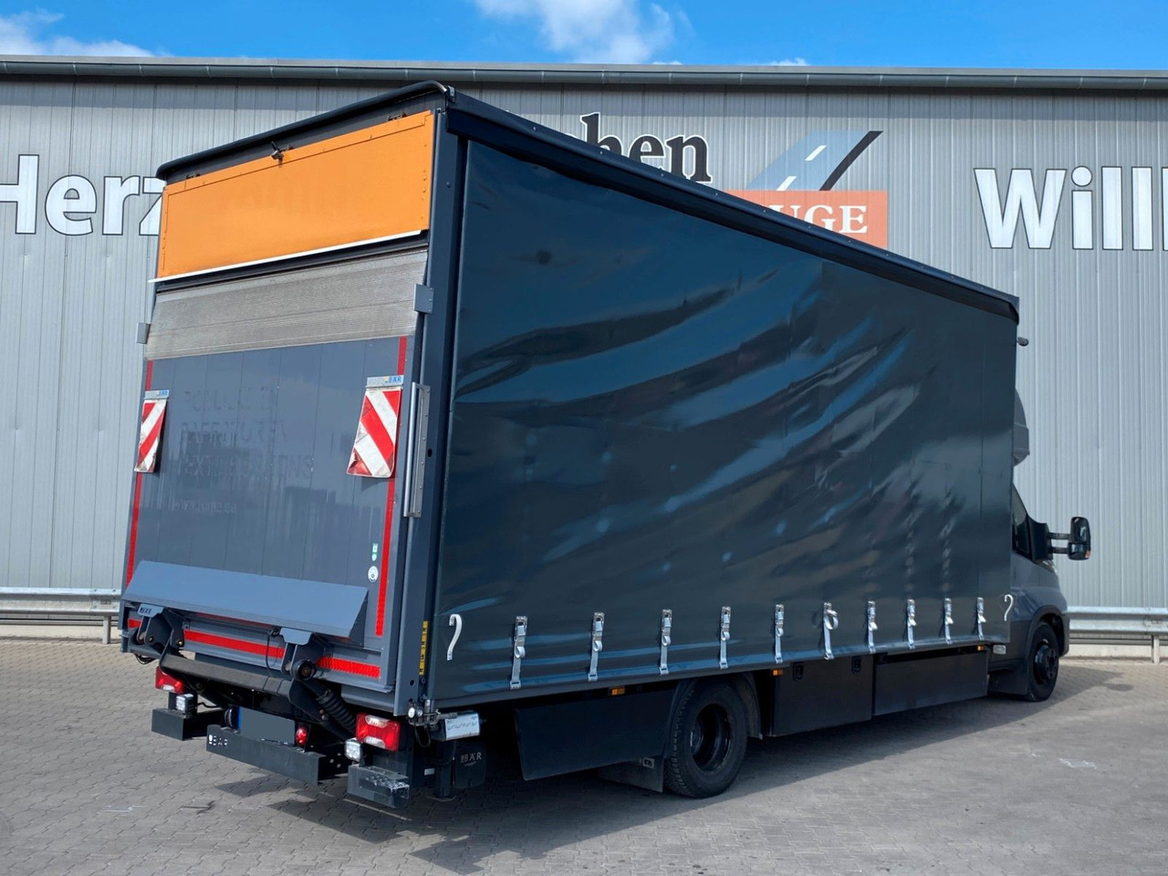 Iveco Daily Hi-Matic 70 C 21 Topsleeper | LBW 1,00to. - Transportbil med kapell: bild 3 Iveco Daily Hi-Matic 70 C 21 Topsleeper | LBW 1,00to. - Transportbil med kapell: bild 3