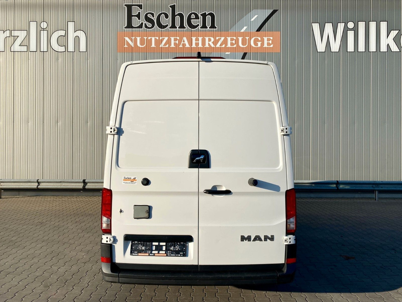 MAN TGE 3.140 | Seitentür*3x Sitze*Navi*Kamera*AC - Skåpbil: bild 4 MAN TGE 3.140 | Seitentür*3x Sitze*Navi*Kamera*AC - Skåpbil: bild 4